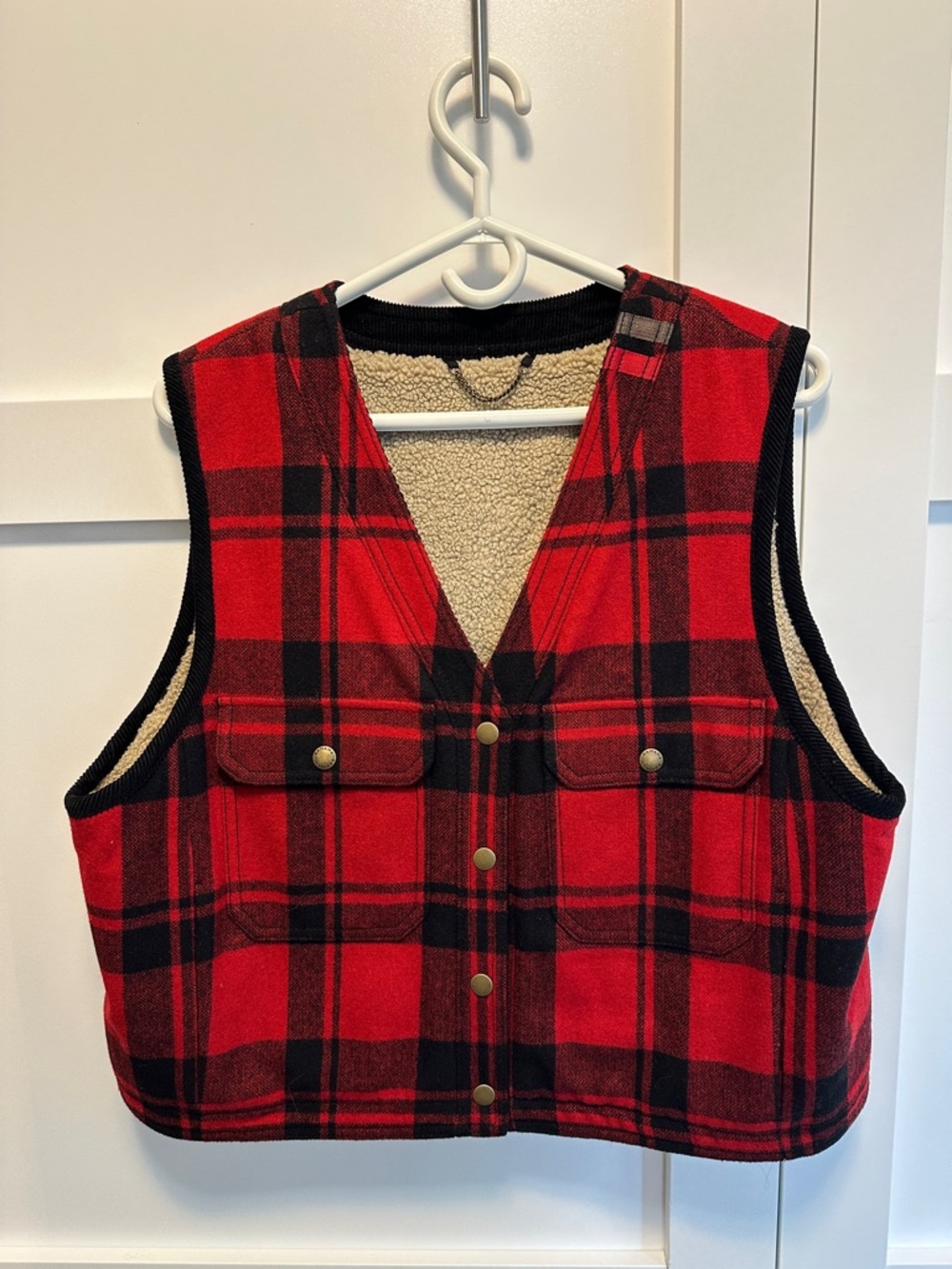 Banana Republic Red and Black Plaid Sherpa-Lined Vest. Large.